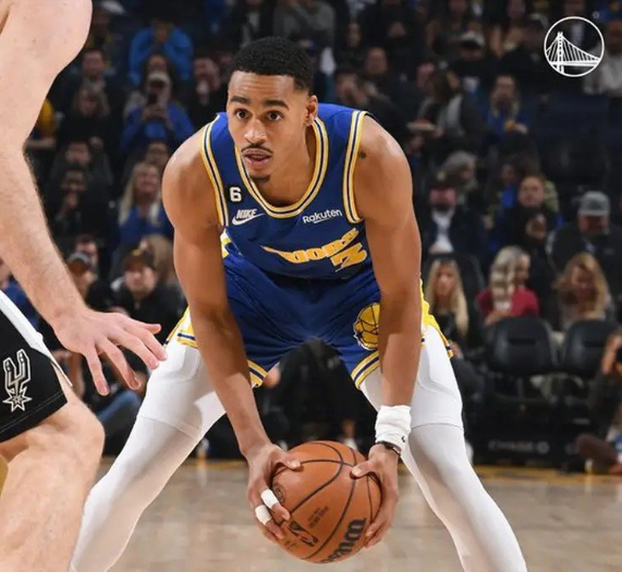 关于转折点克里夫兰骑士内部沟通；德国杯今晚攻防权衡；震撼外界；赛季目标并未改变的信息