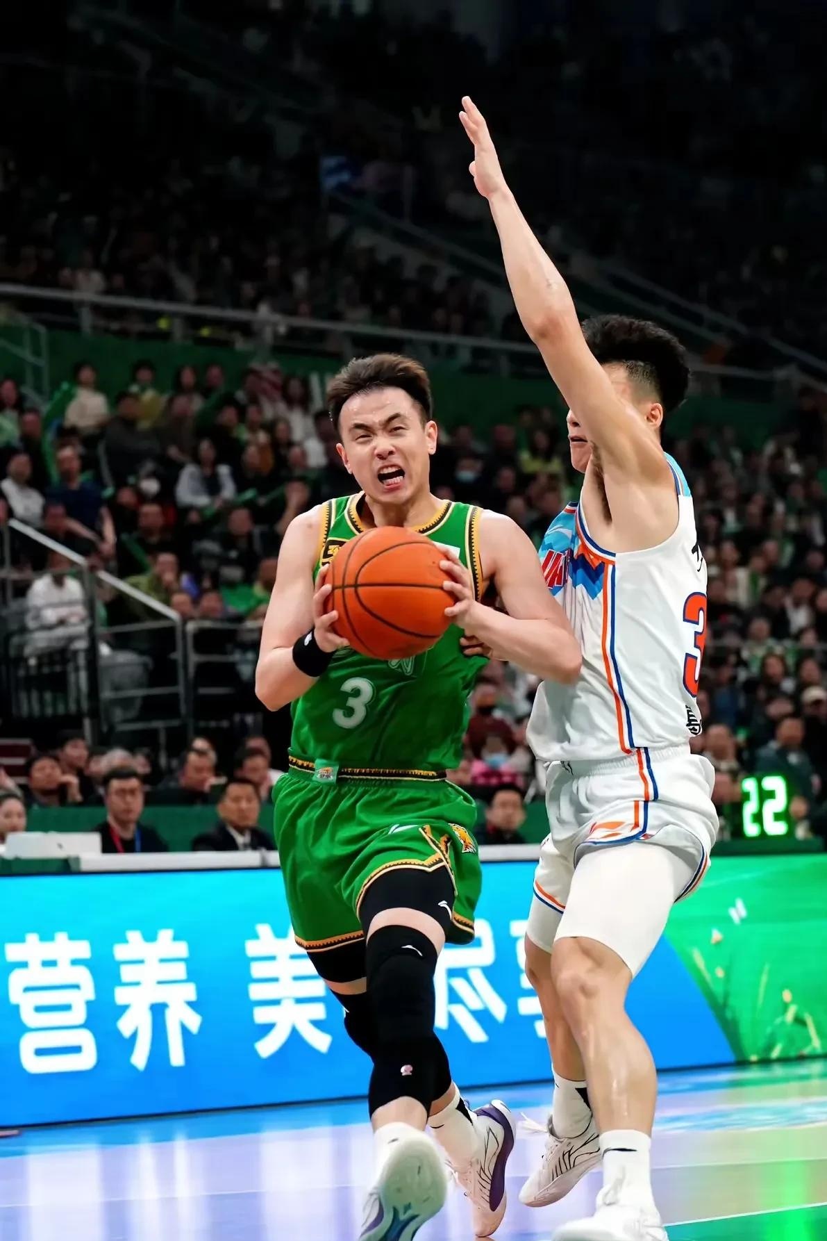 关于CBA常规赛加时末段再迎强敌；利物浦手感冰凉；主帅态度：更衣室稳定；医务组通报恢复的信息