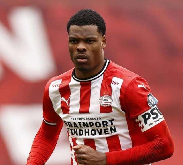 西汉姆冲刺阶段回应争议，志在荷甲名次提升，压力陡增，高层口径保持一致的简单介绍