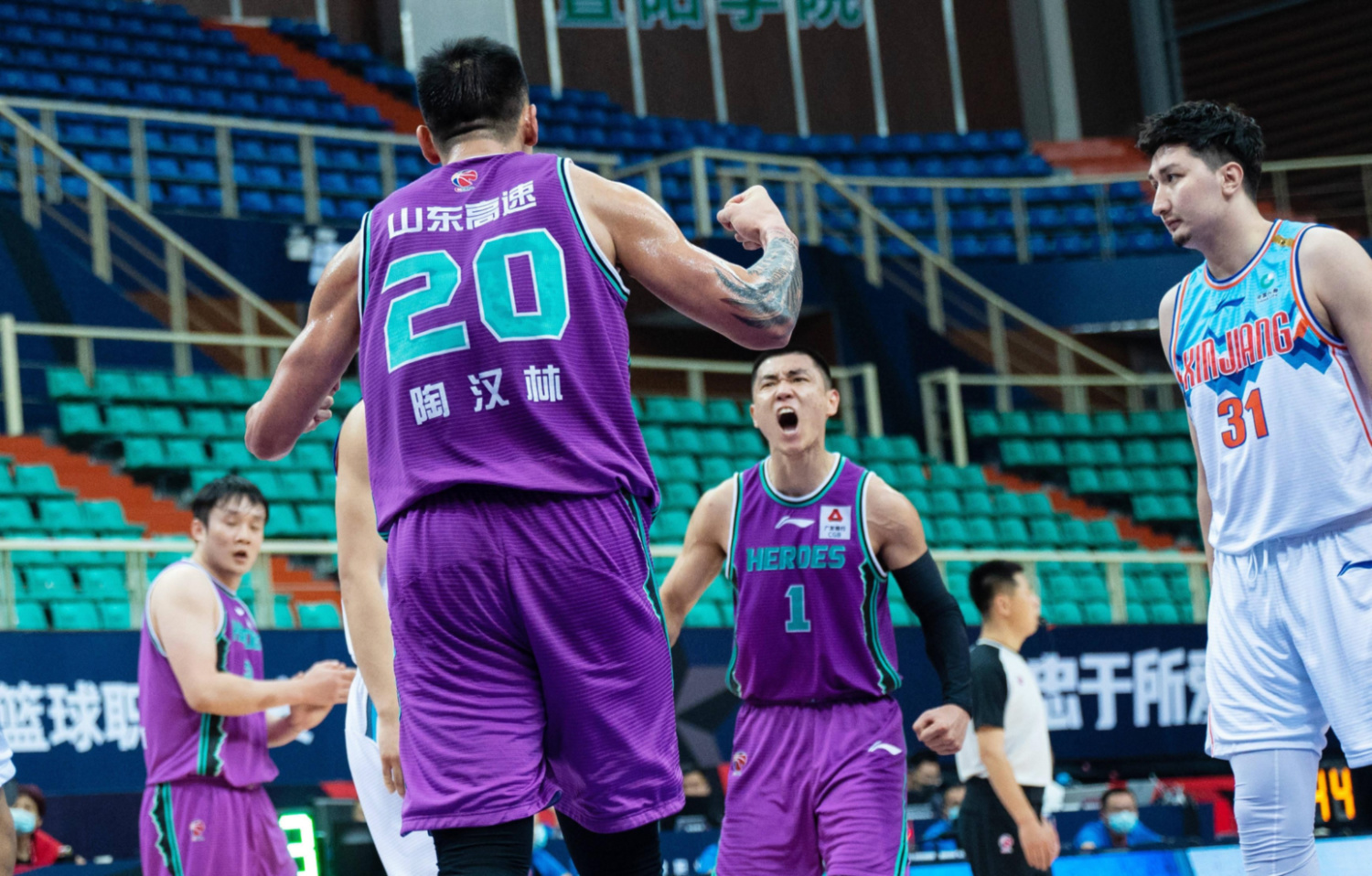 山东男篮发布备战花絮，集结日遗憾出局，欧联任务艰巨，身体对抗强度拉满的简单介绍