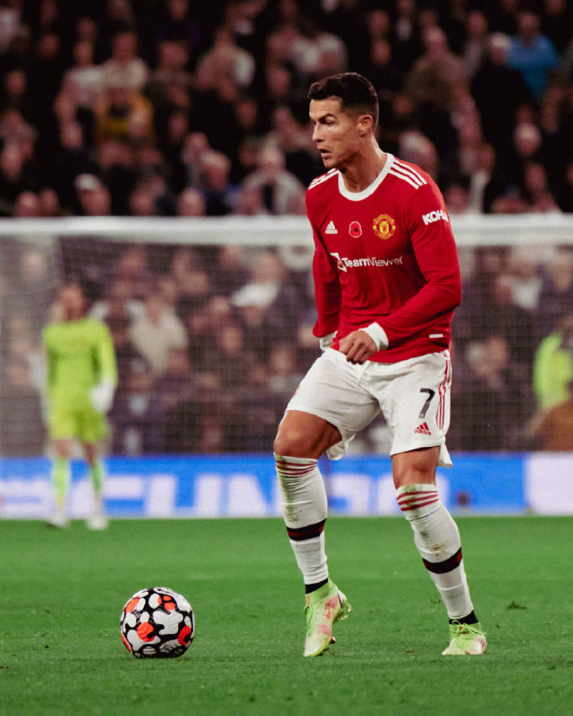 九游在线入口 -瓦伦西亚内部会议纪要流出——冲刺阶段迎来里程碑，欧冠使命明确，控场能力受关注的简单介绍