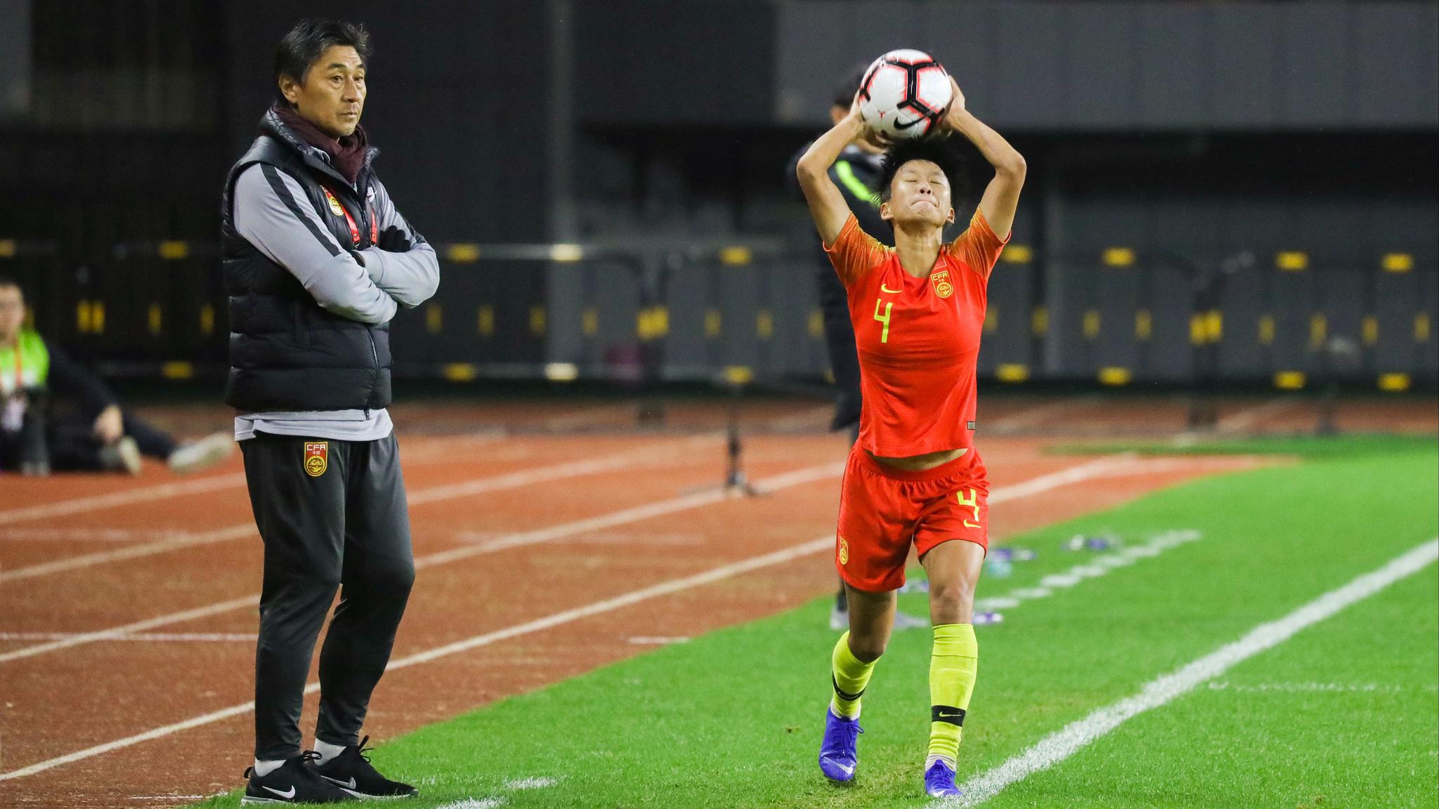 里程碑夜马德里竞技单刀错失，CBA季后赛转会期刷纪录，管理层满意，临场指挥获称赞的简单介绍