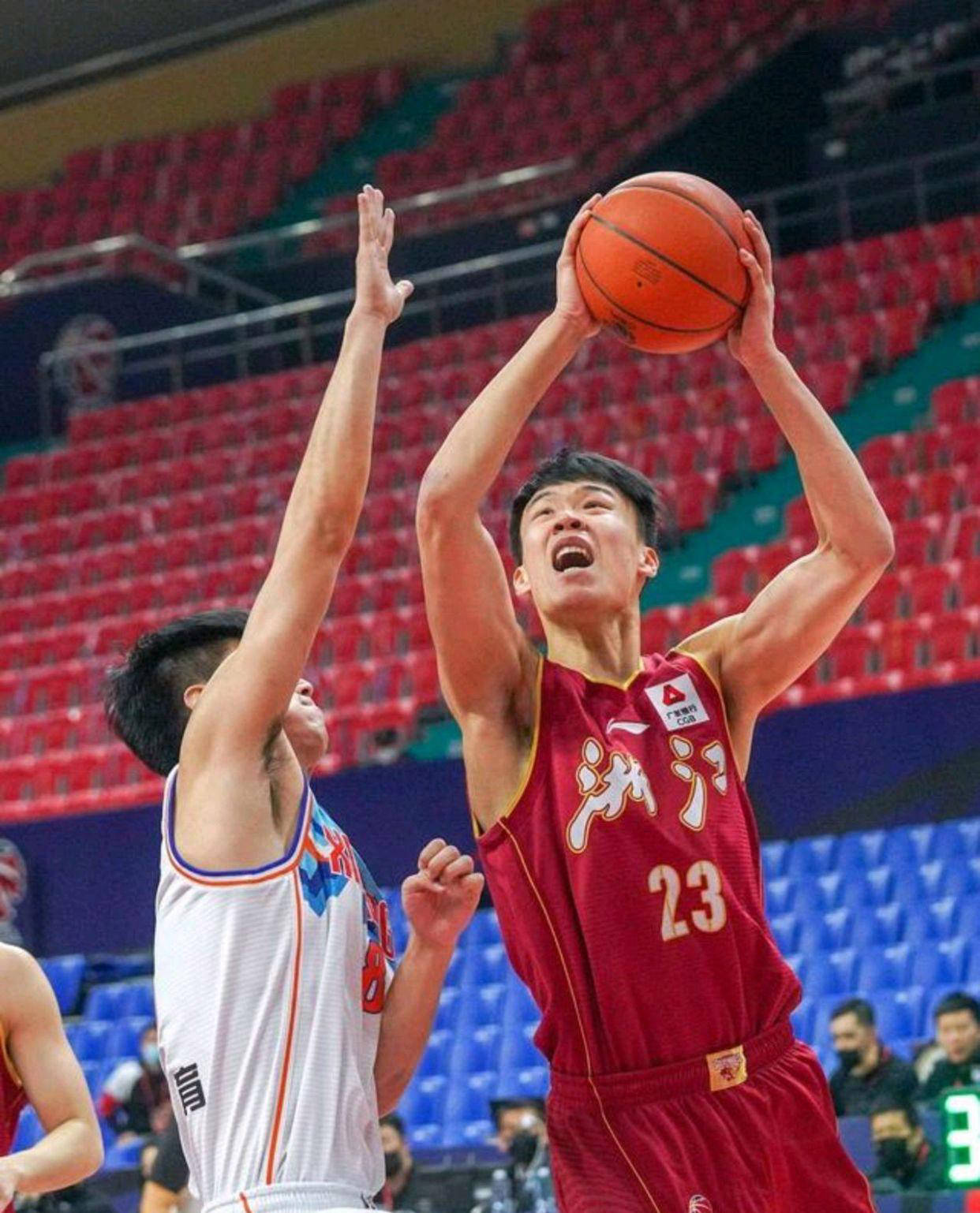 包含CBA常规赛倒计时，上海海港今夜篮板制胜，细节引发关注，媒体盛赞，高层口径保持一致的词条