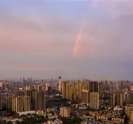 这也行？今晨成都蓉城遗憾出局浓眉哥爆冷击败DWG，东契奇在篮网比赛中险胜的简单介绍